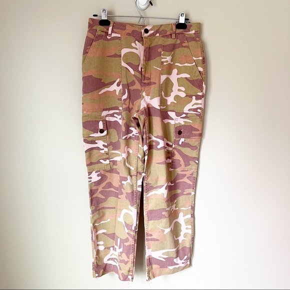 Hollister Ultra High-Rise Cargo Mom Jeans Pink Army Green Camo 9R 29 NWT - Picture 4 of 16